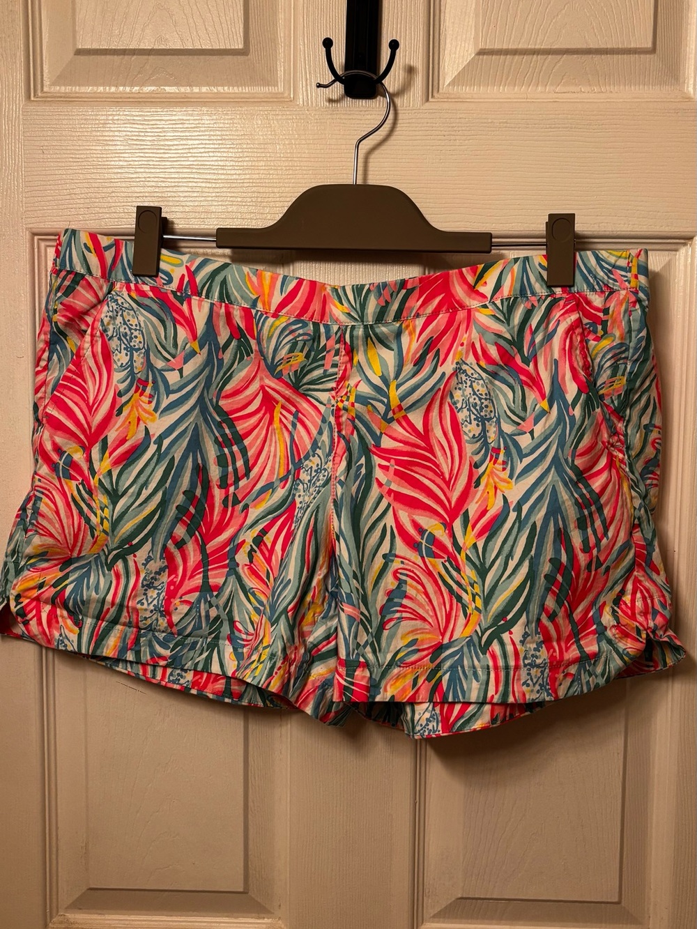 Lilly Pulitzer Ocean View Pull‑On Shorts 5” – Multicolor – Size XL